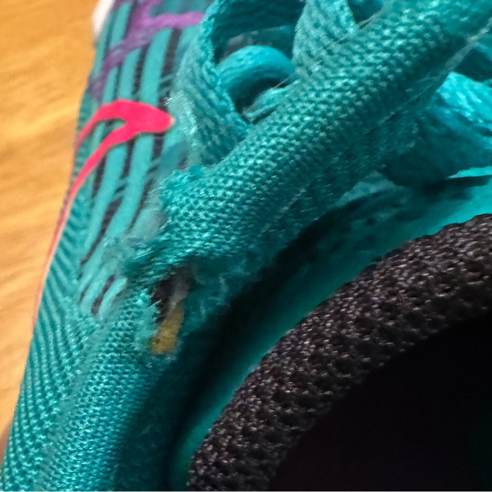 Lebron basketball shoes - Picture 3 of 8